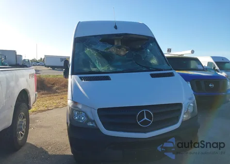 2016 Mercedes-Benz Sprinter 2500 из США, поврежденный, VIN WD3PE8DD8GP363878